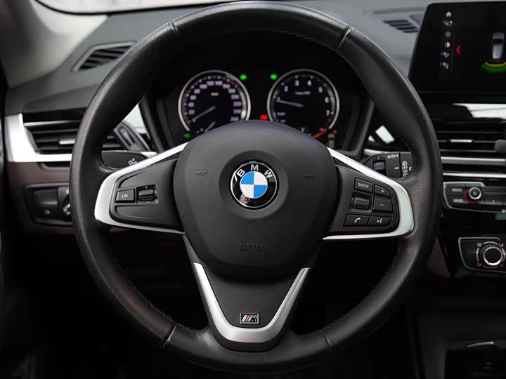 Фото 13 - BMW X1