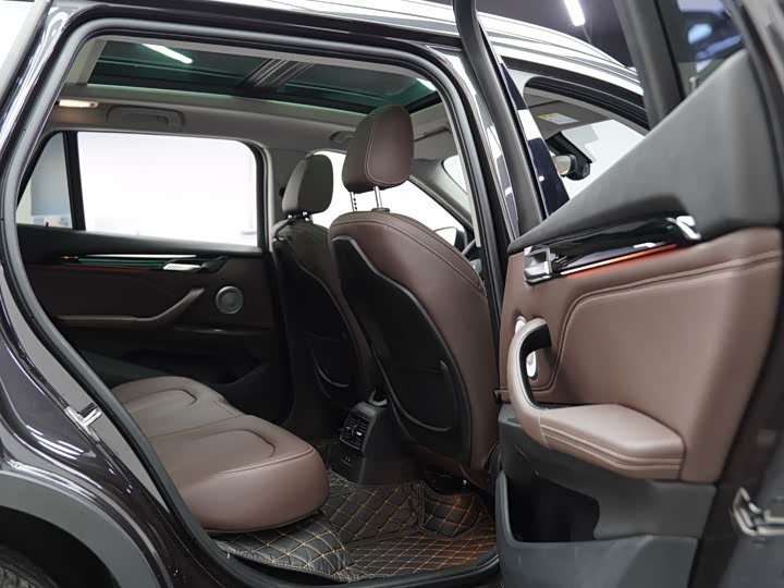 Фото 20 - BMW X1