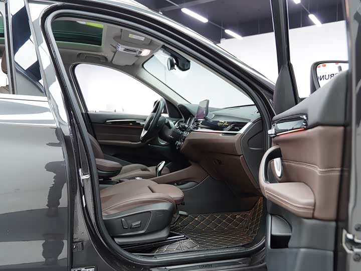 Фото 21 - BMW X1