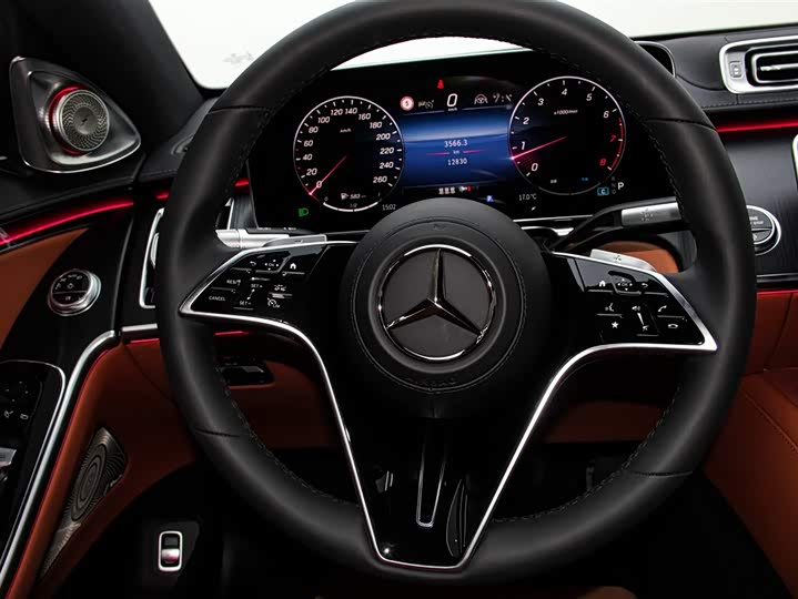 Фото 13 - Mercedes-Benz S-Class