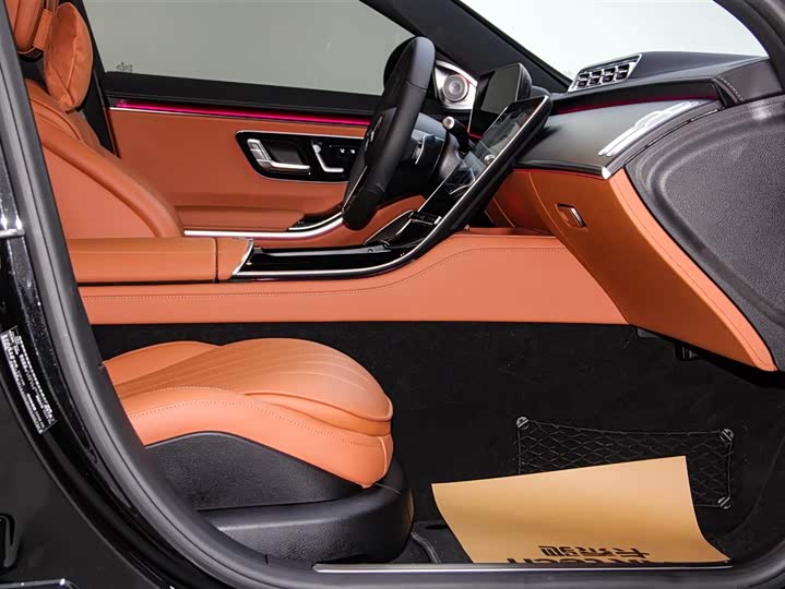 Фото 16 - Mercedes-Benz S-Class