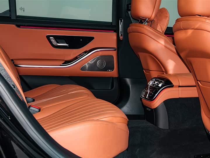 Фото 17 - Mercedes-Benz S-Class