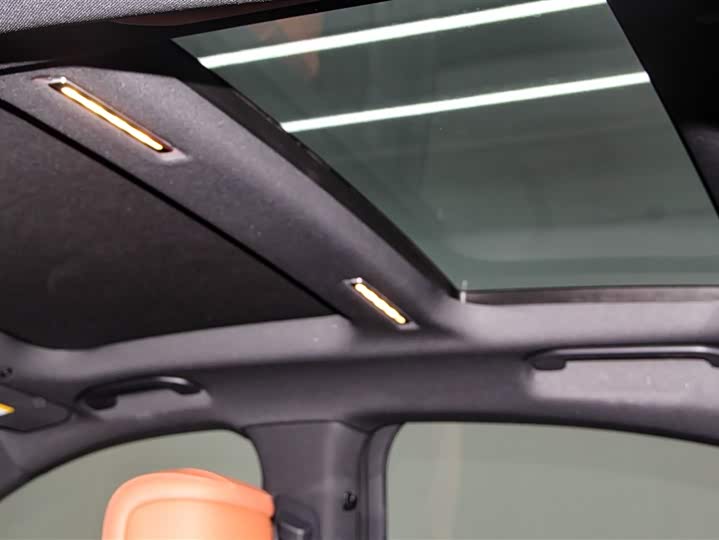 Фото 27 - Mercedes-Benz S-Class