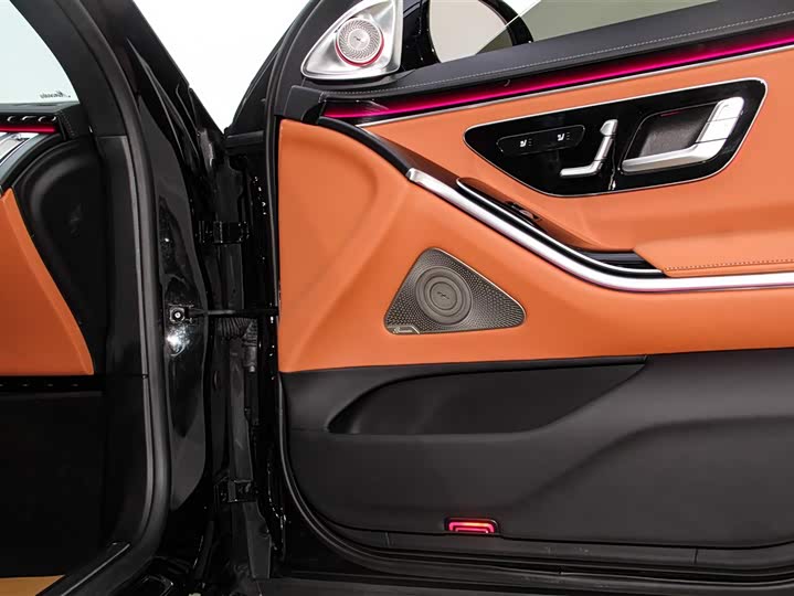 Фото 28 - Mercedes-Benz S-Class