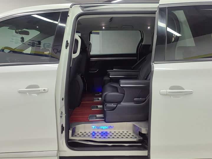 Фото 11 - GAC Trumpchi M8