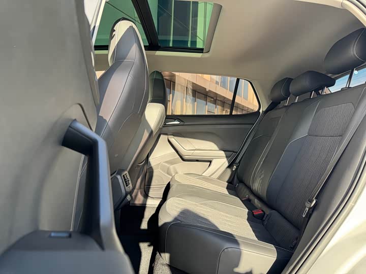 Фото 12 - Volkswagen T-Cross