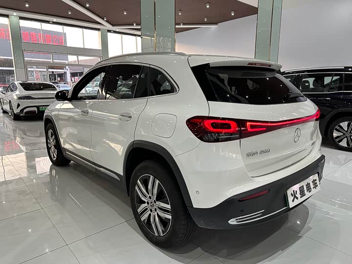 Фото 11 - Mercedes-Benz EQA