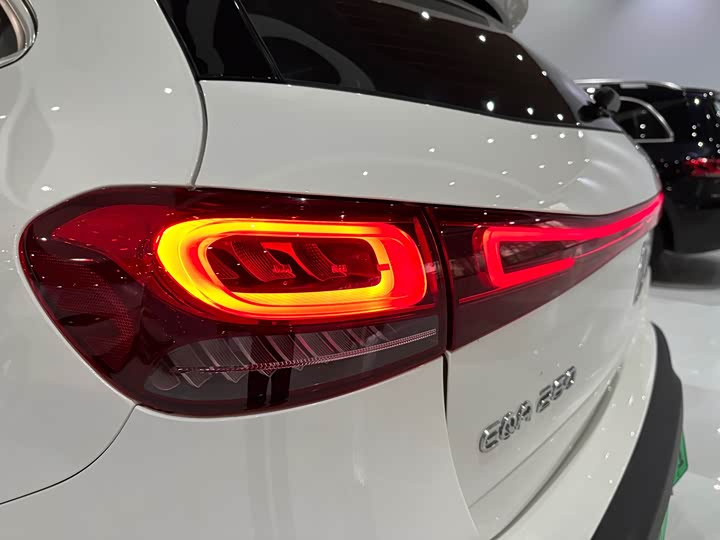 Фото 16 - Mercedes-Benz EQA