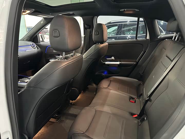 Фото 8 - Mercedes-Benz EQA