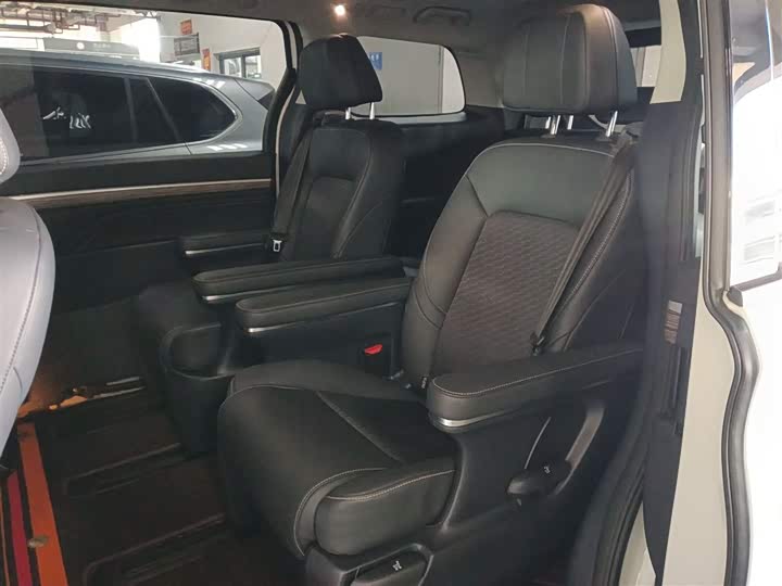 Фото 17 - GAC Trumpchi M8