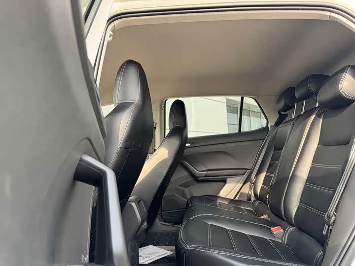 Фото 10 - Volkswagen T-Cross