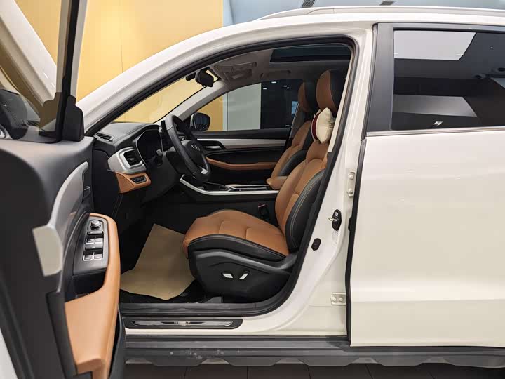 Фото 13 - Geely Vision X6