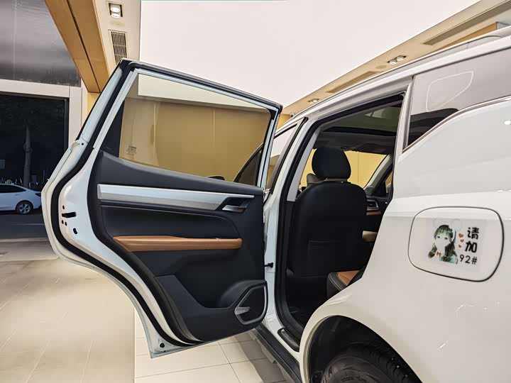 Фото 20 - Geely Vision X6