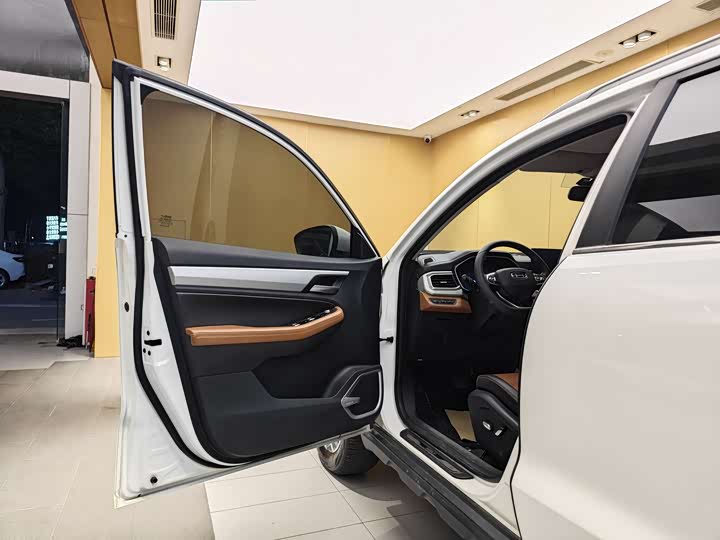 Фото 7 - Geely Vision X6