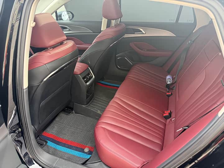 Фото 7 - Hongqi H5