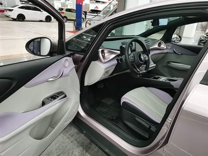 Фото 16 - BYD Dolphin