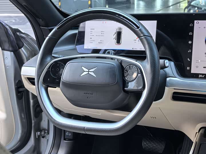 Фото 2 - XPeng P7