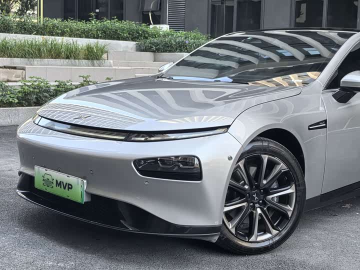 Фото 3 - XPeng P7