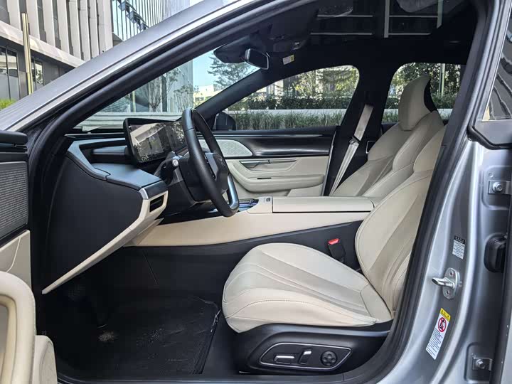 Фото 4 - XPeng P7