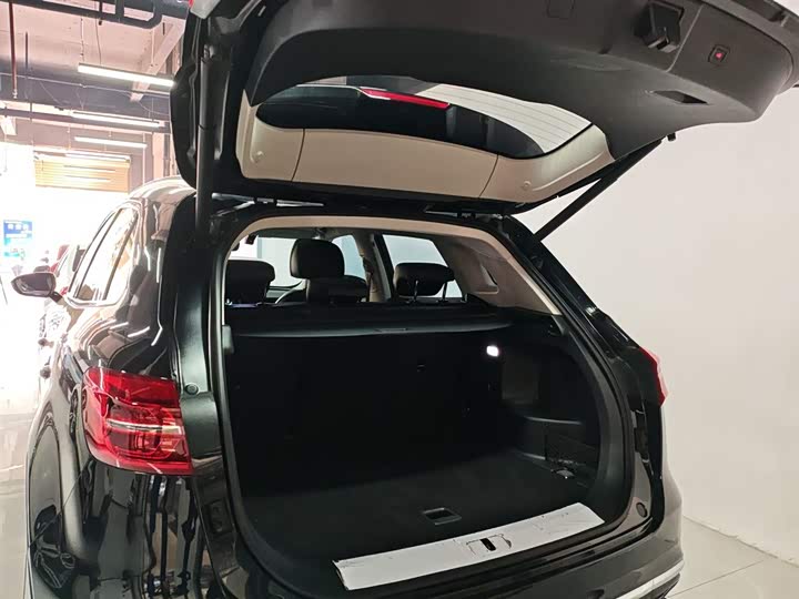 Фото 19 - Hongqi HS5