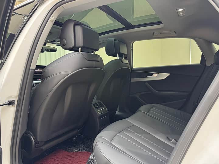 Фото 18 - Audi A4L