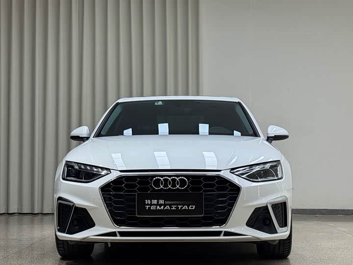 Фото 2 - Audi A4L