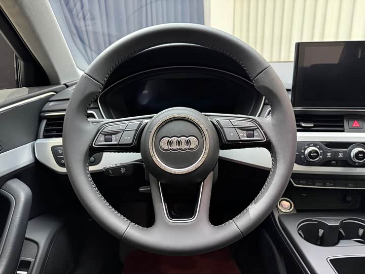 Фото 21 - Audi A4L