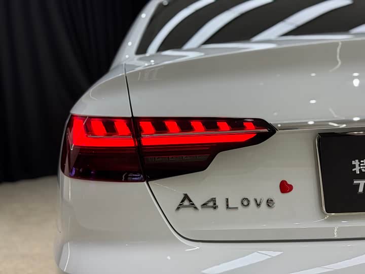 Фото 32 - Audi A4L