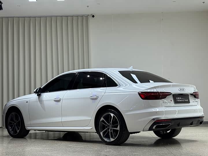 Фото 4 - Audi A4L