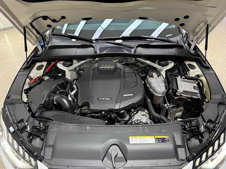 Фото 40 - Audi A4L