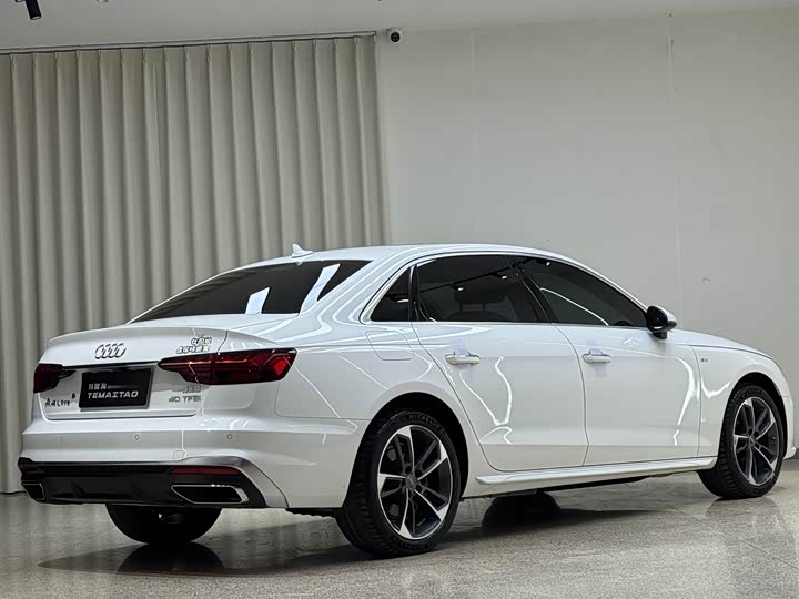 Фото 6 - Audi A4L