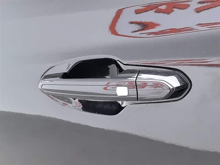 Фото 18 - Cadillac XT5