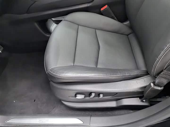 Фото 20 - Cadillac XT5