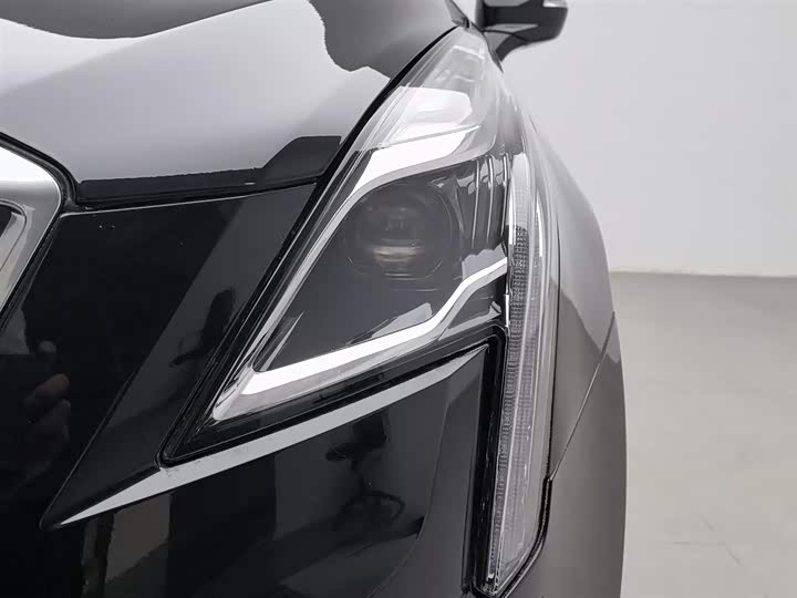 Фото 7 - Cadillac XT5