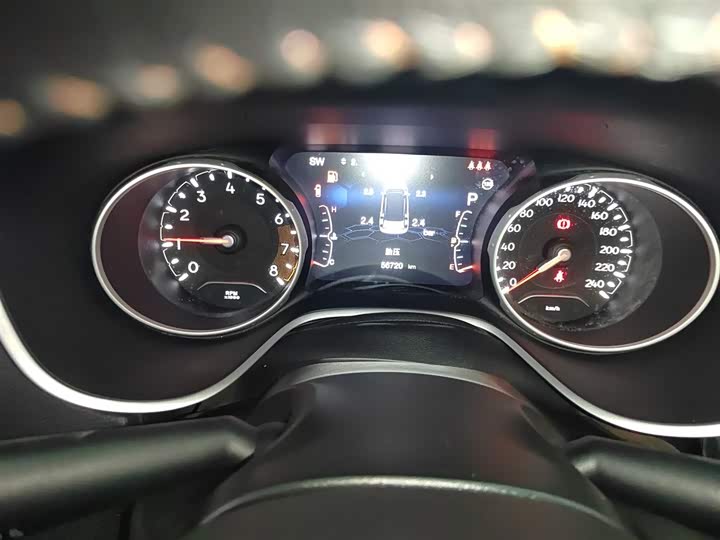 Фото 12 - Jeep Compass