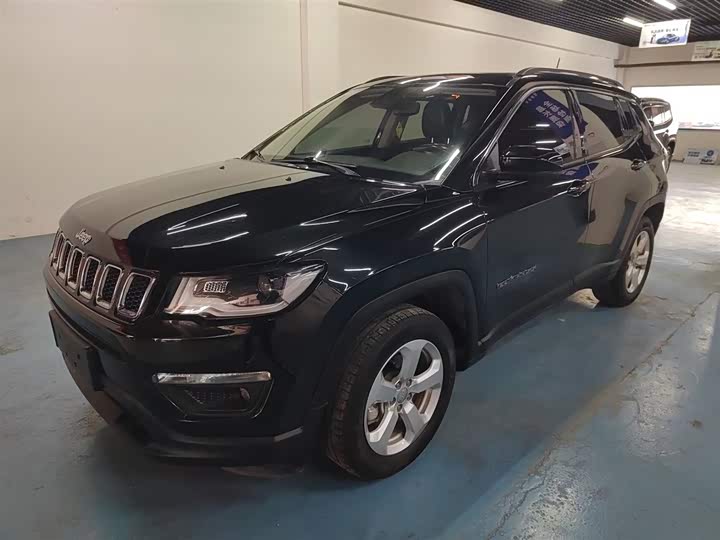 Фото 2 - Jeep Compass