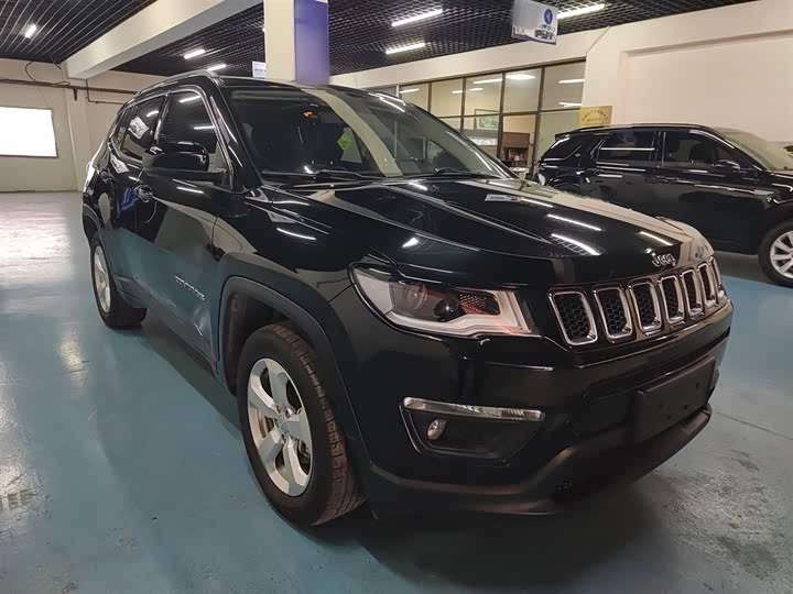 Фото 4 - Jeep Compass