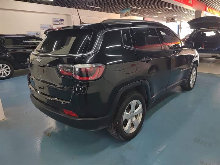 Фото 7 - Jeep Compass