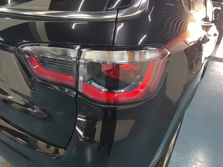 Фото 8 - Jeep Compass