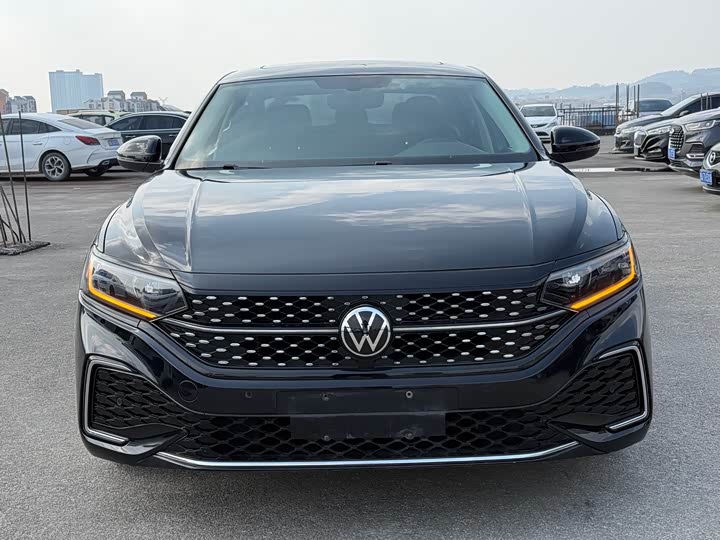 Фото 2 - Volkswagen Passat