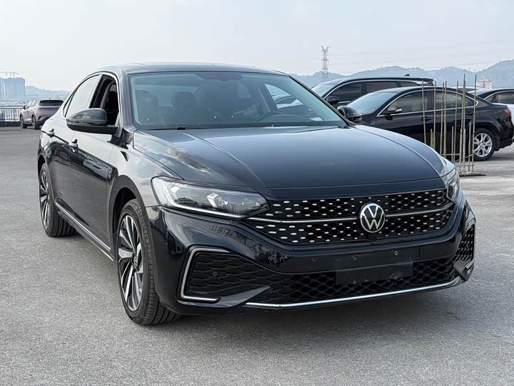 Фото 3 - Volkswagen Passat