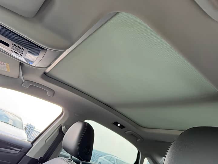 Фото 9 - Volkswagen Passat