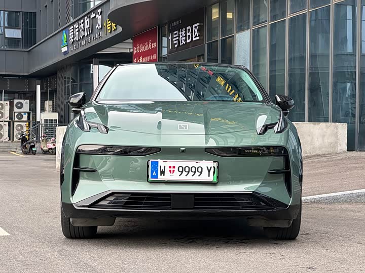 Фото 2 - Zeekr X