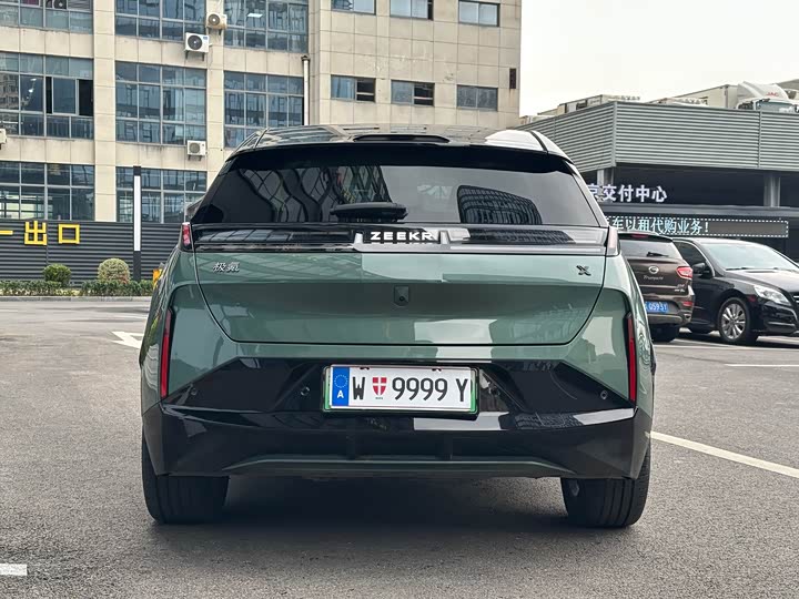 Фото 6 - Zeekr X
