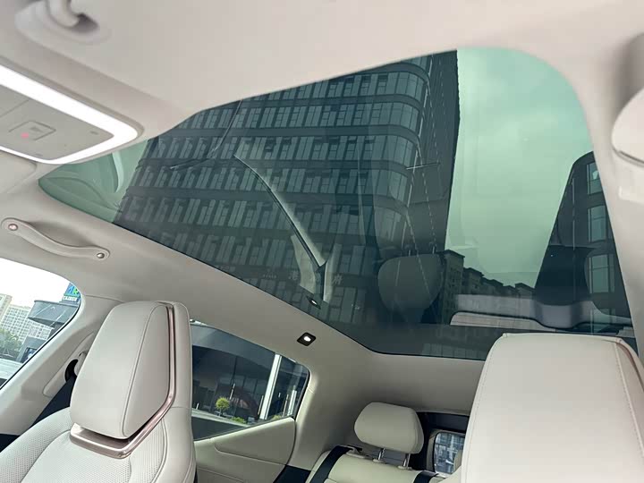 Фото 9 - Zeekr X