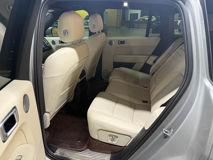 Фото 13 - LiXiang L6