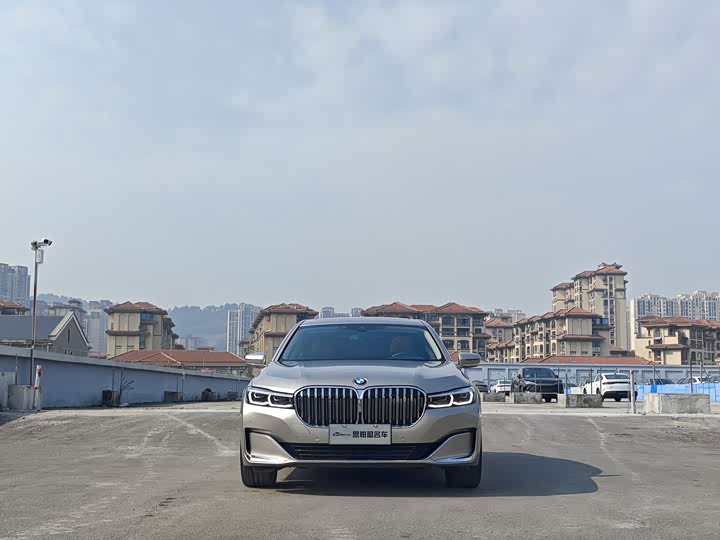 Фото 2 - BMW 7 Series
