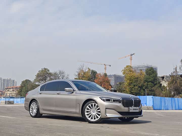 Фото 3 - BMW 7 Series