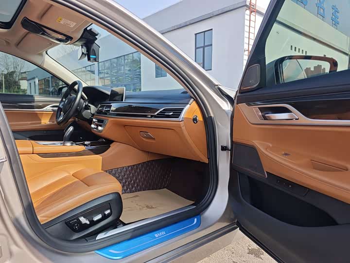 Фото 7 - BMW 7 Series