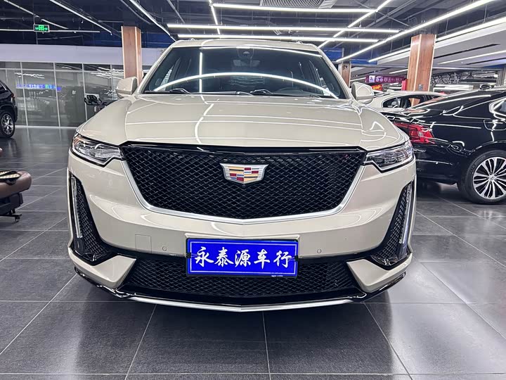 Фото 2 - Cadillac XT6